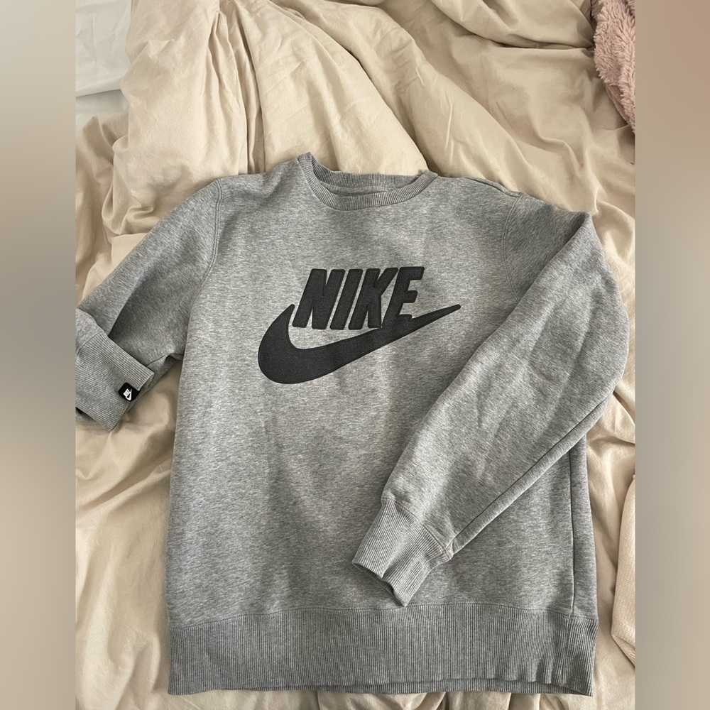 Nike Heather Gray Crewneck Sweatshirt